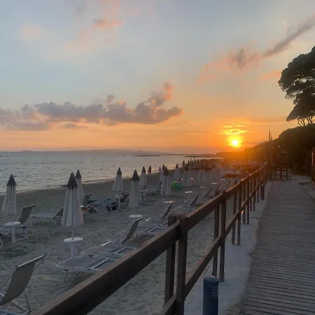 リゾート Golfo Del Sole &