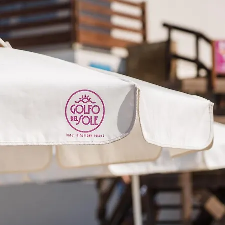 Golfo Del Sole & リゾート 4*