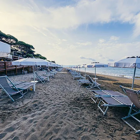 度假村 Golfo Del Sole &